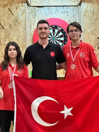 Yıldırımlı dartçılardan milli gurur

