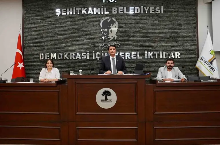 Yılmaz, yardımcılarını açıkladı
