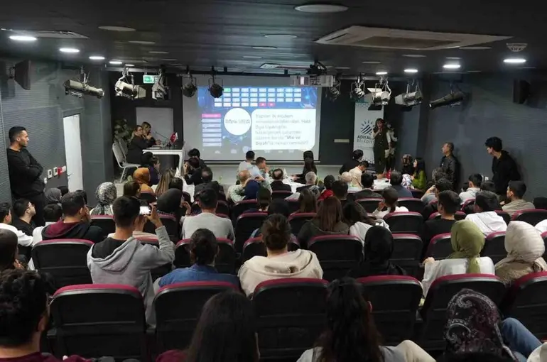 YKS öğrencilerine bilgi yarışması
