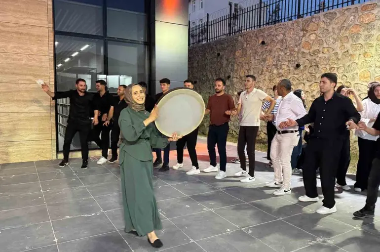 YKS öncesi öğrencilere moral etkinliği
