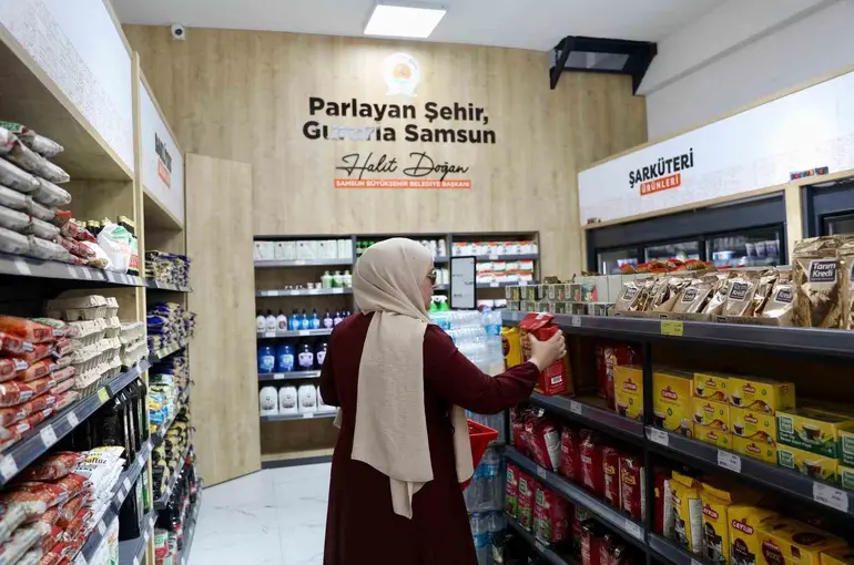 Yöresel ürünlerin yeni adresi Saathane Meydanı
