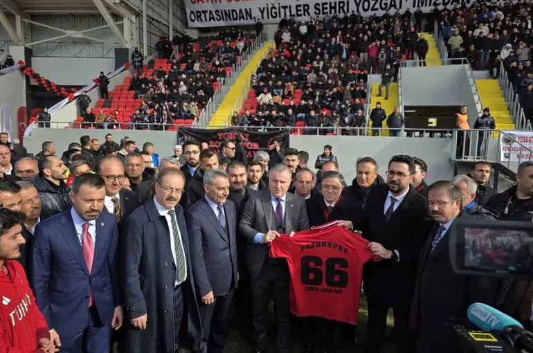Yozgat Şehir Stadyumu, Bakan Osman Aşkın Bak’ın katılımıyla açıldı
