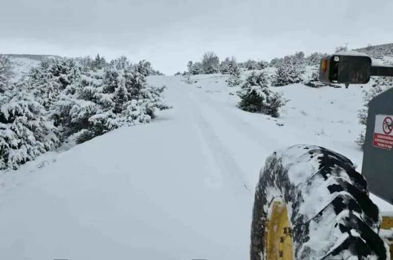 Yozgat’ta kar yağışı sonrası ekipler harekete geçti

