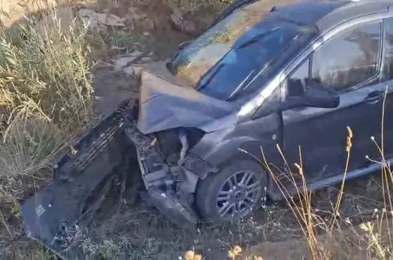 Yüksekova-Van yolunda trafik kazası: 4 yaralı
