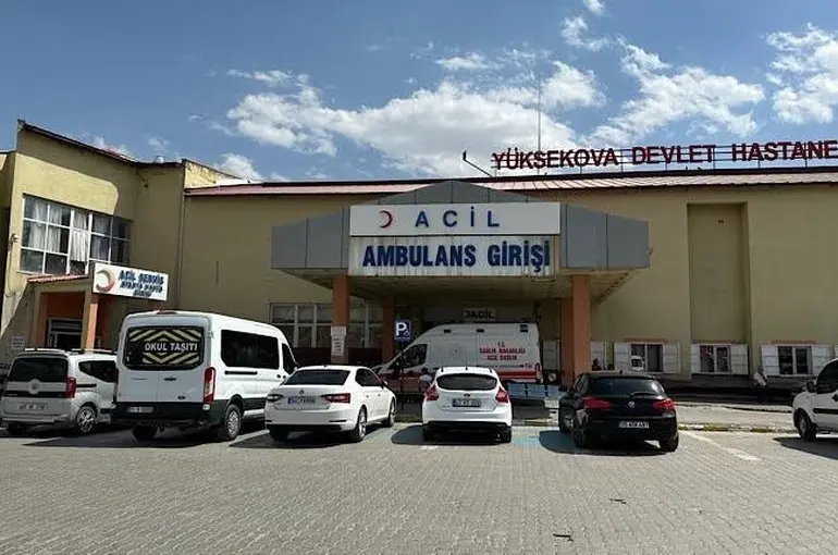 Yüksekova’ya atanan 4 hekim göreve başladı
