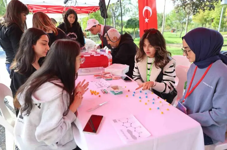 Yunusemre’de bilim şenliği başladı
