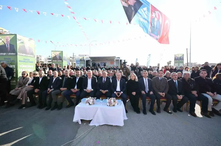 Yüreğir Belediyesi Özgür Mahalle Parkı törenle açıldı
