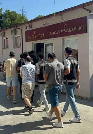 Yurt dışına kaçmaya çalışan FETÖ üyeleri yakalandı
