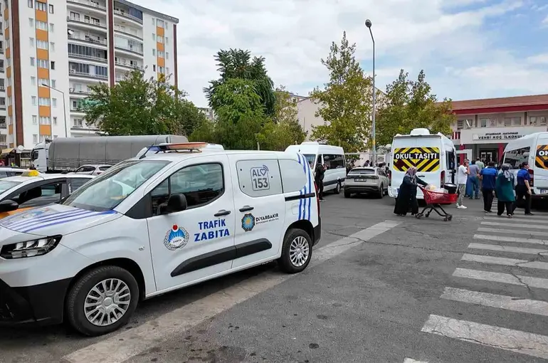 Zabıta ekiplerinden okul servislerine kapsamlı denetim
