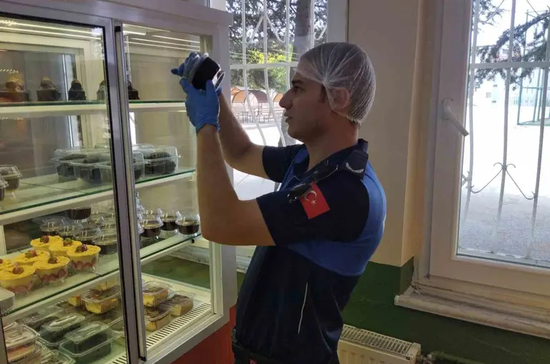 Zabıta Müdürlüğü ekipleri okul kantinlerini denetledi
