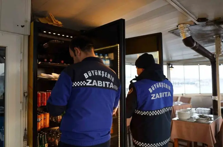Zabıtadan balıkçı teknelerine yılbaşı denetimi
