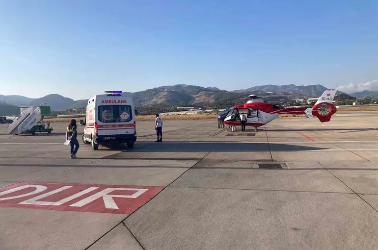 Zatürre teşhisi konulan bebek ambulans helikopterle sevk edildi
