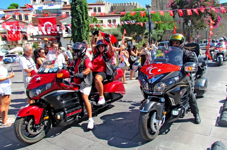 10. Uluslararası Goldwing Treffen Çeşme’de rekor katılımla gerçekleşti