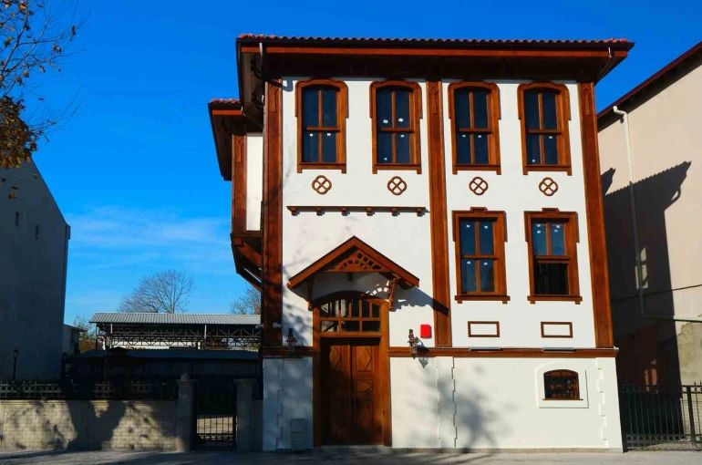 100 yıllık tarih yeniden canlandı 