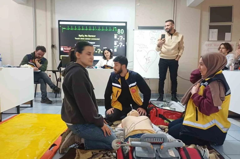 112 personeli eğitimden geçti 