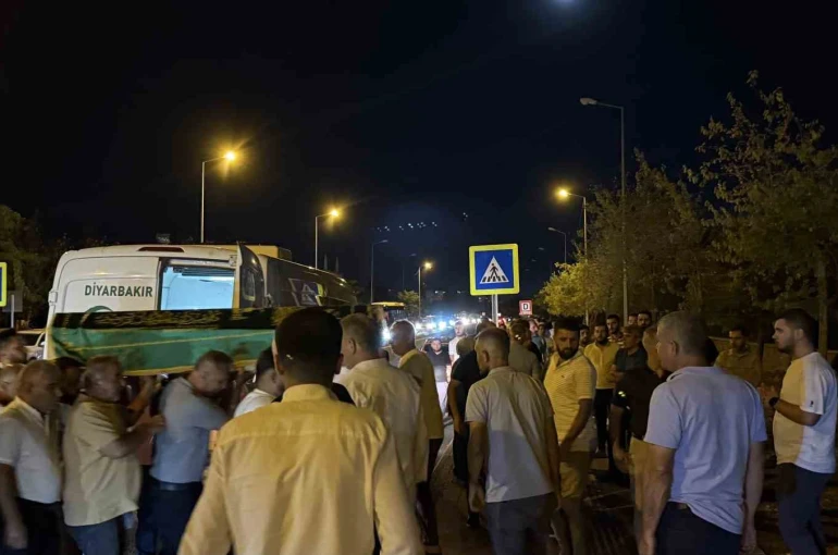 112 personeli, kanalda boğulan oğlunu son yolculuğuna uğurladı 