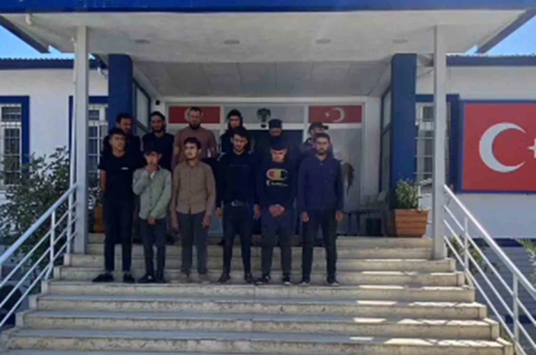 12 göçmeni 27 bin TL’ye taşırken yakalanan insan taciri tutuklandı