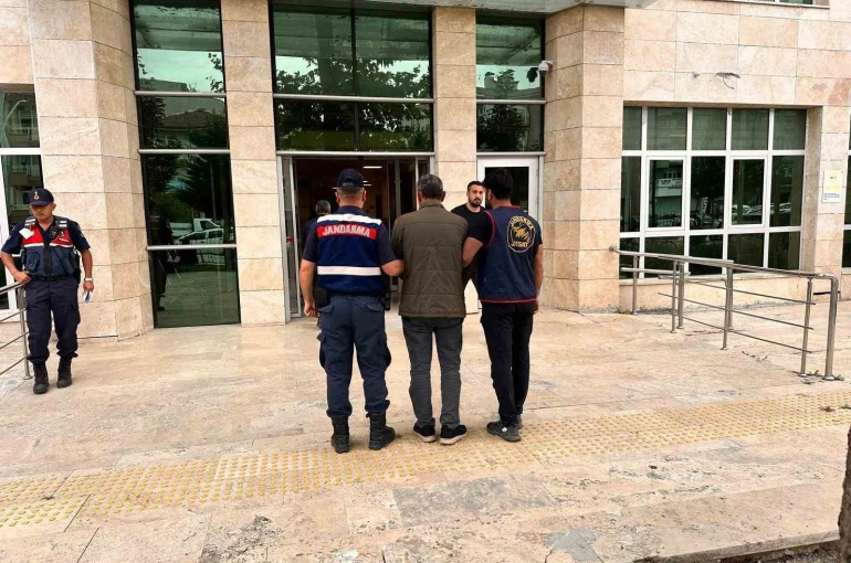 13 yıl hapis cezası bulunan firari jandarmadan kaçamadı