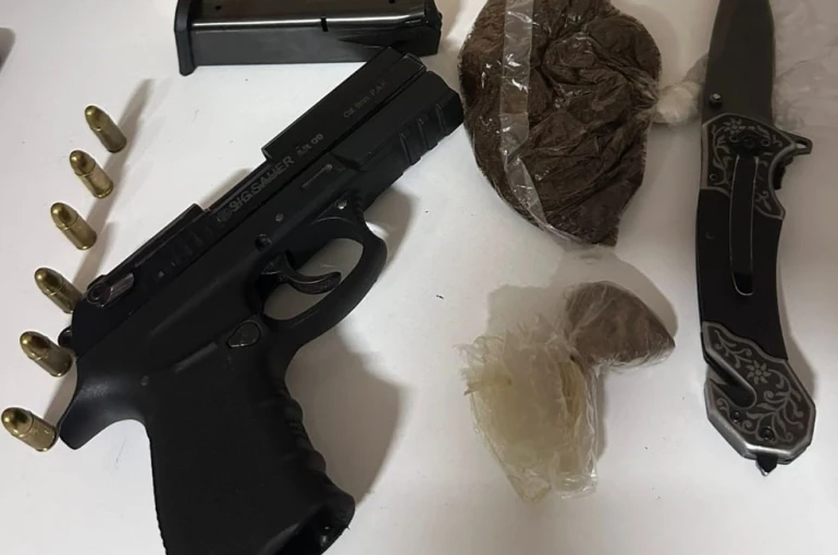 14 yıl 6 ay hapis cezası ile aranan hükümlü silah ve uyuşturucuyla yakalandı 