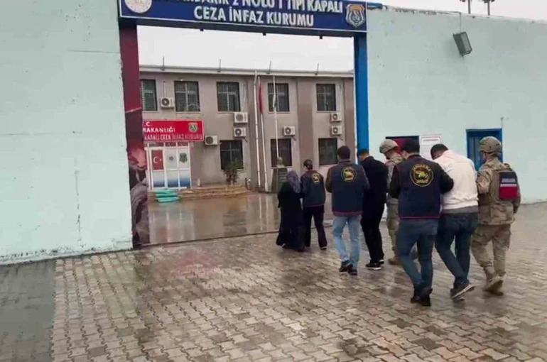 14 yıl önce işlenen çocuk cinayetinin failleri jandarma dedektiflerinden kaçamadı 