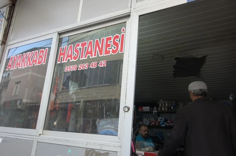 15 yıldır ayakkabı tamir ederek ailesini geçindiriyor 