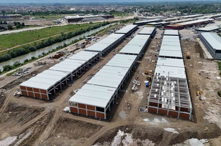 162 dükkanın imalatı büyük ölçüde tamamlandı 