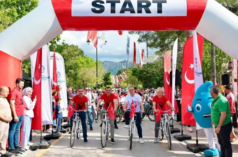 19 Mayıs ruhuyla umuda pedal çevirdiler 