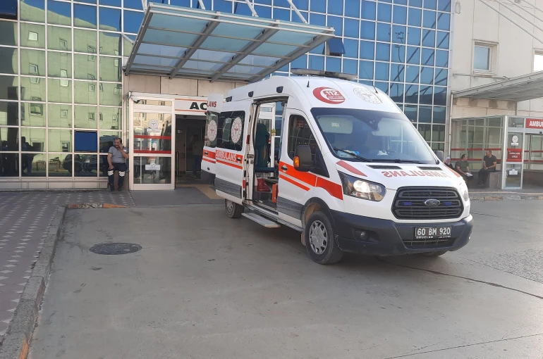 19 öğrenci zehirlenme şüphesiyle hastaneye kaldırıldı