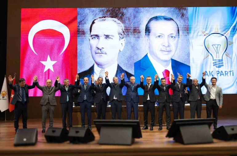 2 Belediye Başkanı AK Parti’ye katıldı 