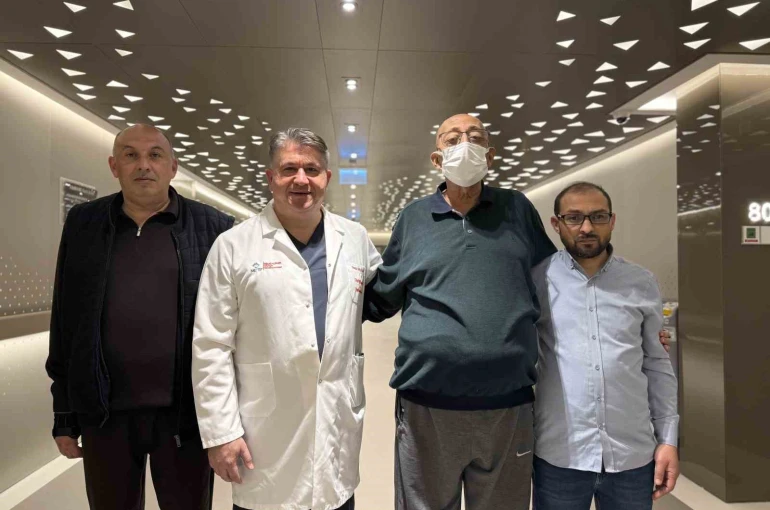 2 kişiden alınan karaciğerle yaşama tutundu: "Dünyada çok nadiren yapılıyor"