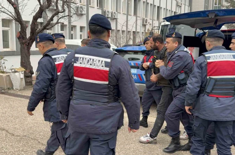 2 kişinin ölümüne sebep olan zanlılar adliyede