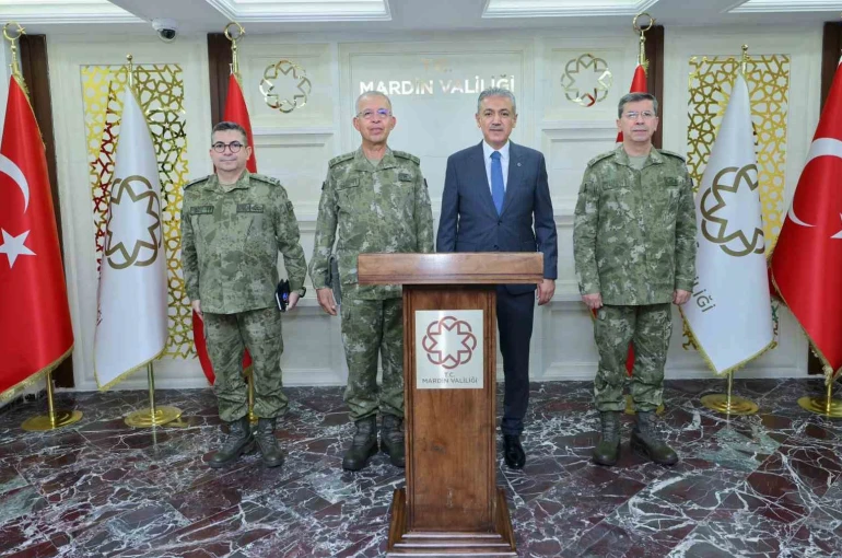 2. Ordu Komutanı Korgeneral Topaloğlu, Mardin Valisi Akkoyun ile bir araya geldi 