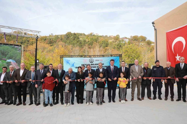 20 milyon liraya mal olan spor kompleksi törenle açıldı 
