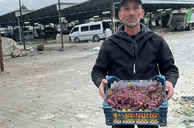 2025 yılı üzümlerini 2026’da bitirdi 