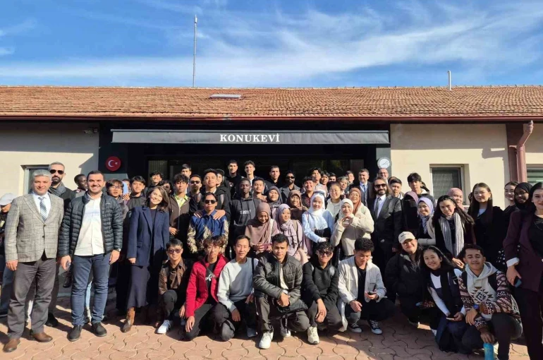 23 farklı ülkeden 111 öğrenci Türkçe eğitimi alıyor 