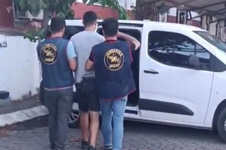 26 yıl 1 ay hapis cezası bulunan firari hükümlü kıskıvrak yakalandı