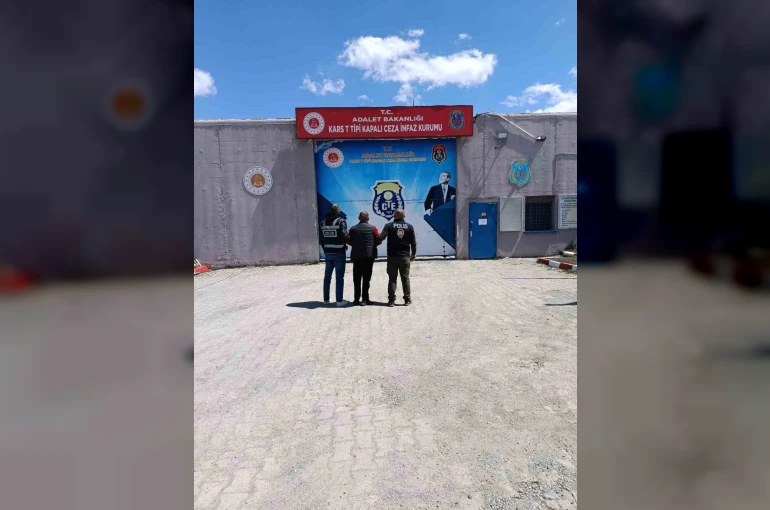 27 yıl hapis cezasıyla aranan cezaevi firarisi Kars’ta yakalandı 