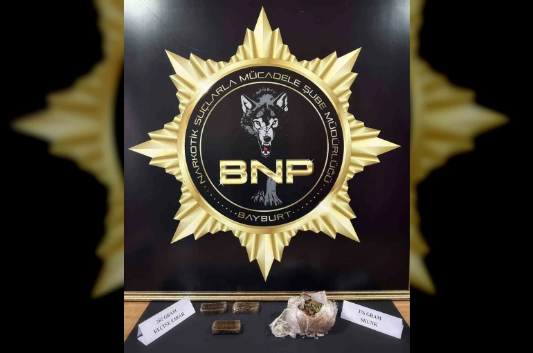 3 kiloya yakın uyuşturucunun Bayburt’a girişi engellendi