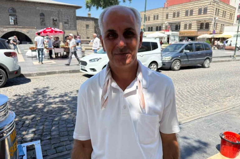 32 yıldır yaz ayları geçim kaynağı oluyor 