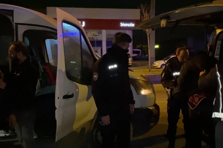 37 kaçak göçmen ve 10 organizatör yakalandı