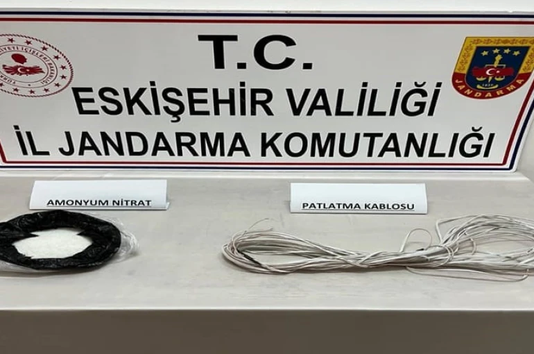 3’üncü derece sit alanında kazı yapan 2 şahıs jandarma tarafından suçüstü yakalandı