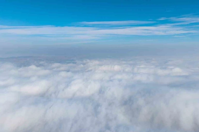 43 ilin geçiş güzergahında "sis denizi" havadan görüntülendi 