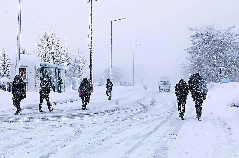 5 il ve 1 ilçede okullar tatil edildi