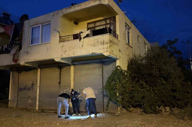 5 metre yükseklikteki balkondan düşen bebek yaralandı 