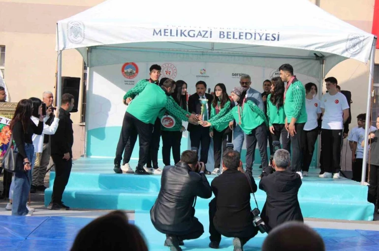 62. ERVA Spor Okulu açıldı 