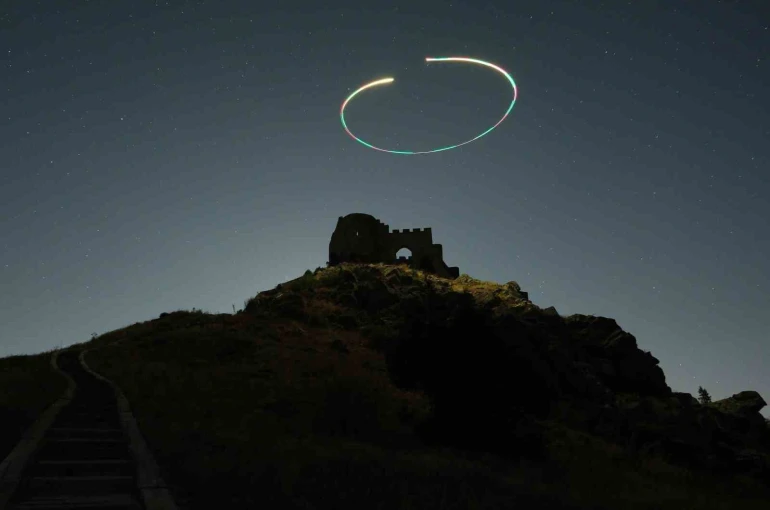700 yıllık Kov Kalesi’nde perseid meteor yağmuru büyüledi 