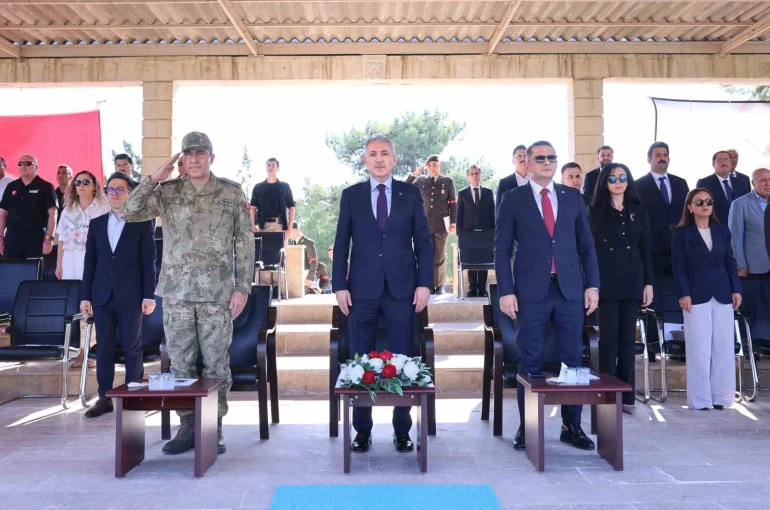 70’inci Mekanize Piyade Tugay Komutanlığında komuta ve sancak devir teslim töreni gerçekleştirildi 