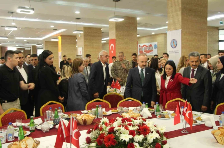 80 ilden gazi ve şehit yakınları Şırnak’ta bir araya geldi