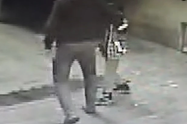 9 yaşındaki çocuğu darp eden şahıs kamerada