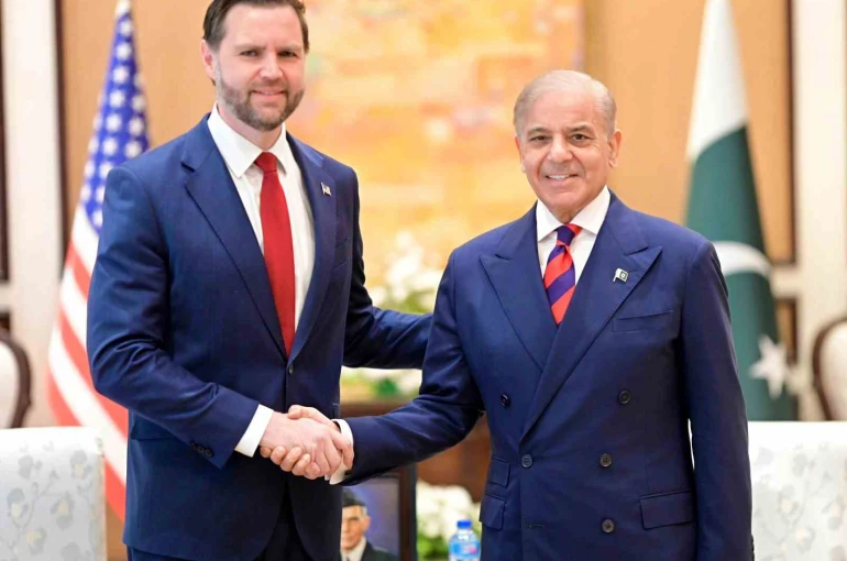 ABD Başkan Yardımcısı Vance, Pakistan Başbakanı Şerif ile görüştü 